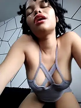 Snapshot of ChloeRaviss chatting on November 3, 2025, 8:01 pm ChloeRaviss online show from November 3, 2025, 8:01 pm