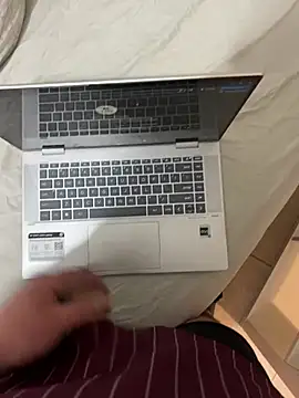 Snapshot of You-father chatting on February 3, 2026, 9:53 pm You-father online show from February 3, 2026, 9:53 pm