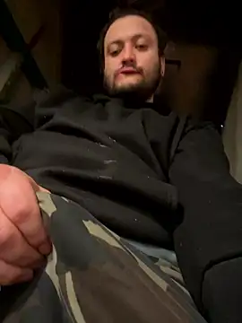 Snapshot of You-father chatting on January 8, 2026, 2:12 pm You-father online show from January 8, 2026, 2:12 pm