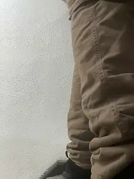 Snapshot of You-father chatting on February 25, 2026, 5:24 pm You-father online show from February 25, 2026, 5:24 pm