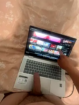 Snapshot of You-father chatting on October 2, 2025, 6:11 pm You-father online show from October 2, 2025, 6:11 pm