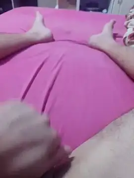 pauzaogrande1 online show from December 4, 2025, 1:04 am