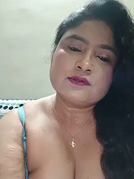 hornyriyanka online show from May 18, 2026, 3:06 am