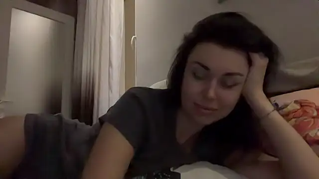 Snapshot of Gilin1 chatting on November 19, 2025, 8:20 pm Gilin1 online show from November 19, 2025, 8:20 pm