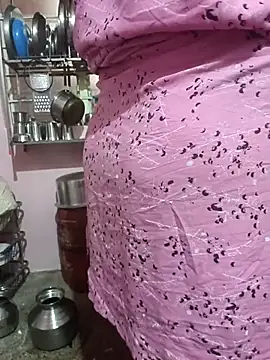 dhanshri143 online show from April 18, 2026, 4:26 am