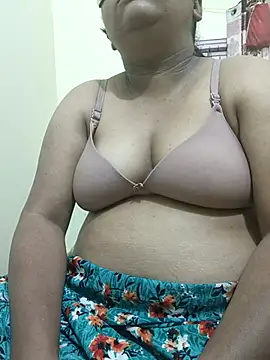 dhanshri143 online show from November 20, 2025, 2:23 am