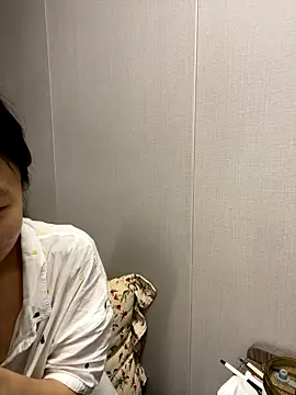 haiyan125216 online show from October 20, 2025, 8:04 am