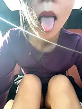 xinmeng-000 online show from November 28, 2025, 3:07 am