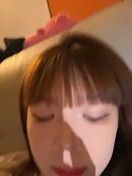 Snapshot of D-033 chatting on November 7, 2025, 11:26 am D-033 online show from November 7, 2025, 11:26 am