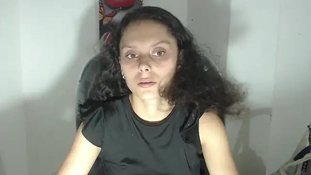 Lily Jone7 online show from October 2, 2025, 7:17 pm