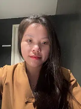 Snapshot of Bella_7777 chatting on May 25, 2026, 12:48 pm Bella 7777 online show from May 25, 2026, 12:48 pm