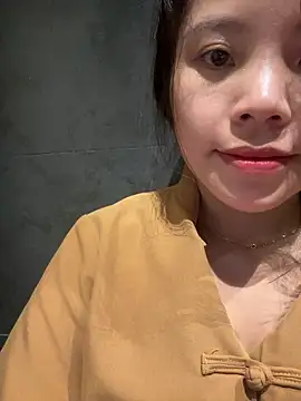 Snapshot of Bella_7777 chatting on June 3, 2026, 10:05 am Bella 7777 online show from June 3, 2026, 10:05 am