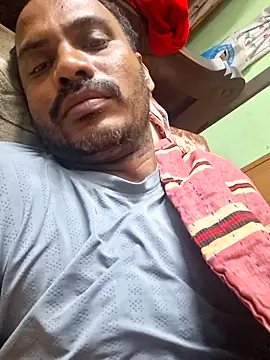 cutecouple1983 online show from December 4, 2025, 6:40 pm