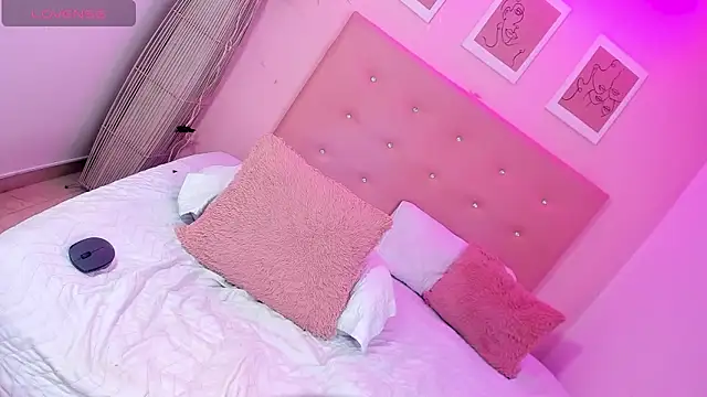 ANNIE DOLCE  online show from January 17, 2026, 10:41 am