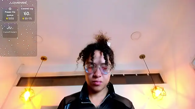 Hanna Cornee  online show from February 23, 2026, 12:17 pm