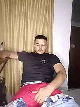 Snapshot of Fabian_97 chatting on October 29, 2025, 5:39 am Fabian 97 online show from October 29, 2025, 5:39 am