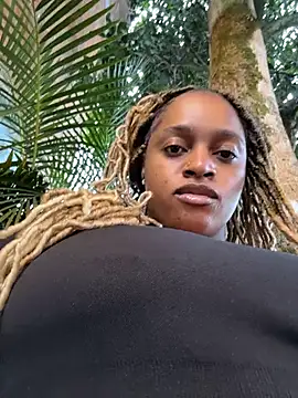 Snapshot of darle_volant chatting on June 1, 2026, 10:20 pm darle volant online show from June 1, 2026, 10:20 pm