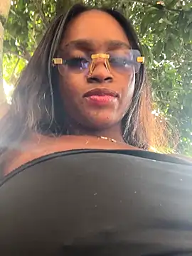 Snapshot of darle_volant chatting on December 14, 2025, 8:36 pm darle volant online show from December 14, 2025, 8:36 pm