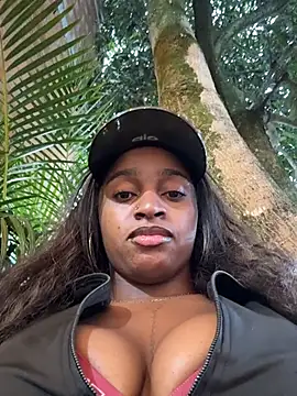Snapshot of darle_volant chatting on April 30, 2026, 10:25 pm darle volant online show from April 30, 2026, 10:25 pm