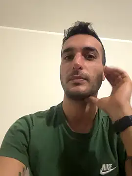 theitalianguy95 online show from December 1, 2025, 12:55 am