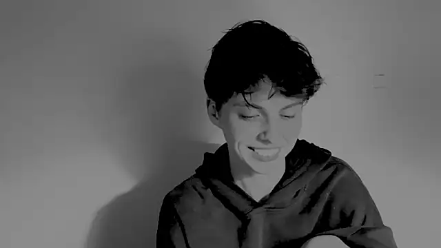 Snapshot of nyxofempusa chatting on October 3, 2025, 5:31 am nyxofempusa online show from October 3, 2025, 5:31 am