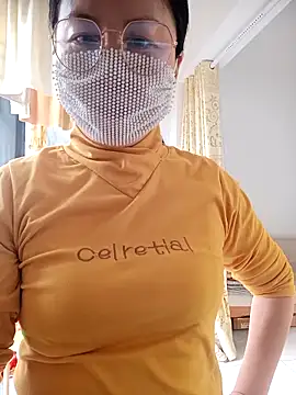 chengcheng12 online show from December 18, 2025, 1:11 am