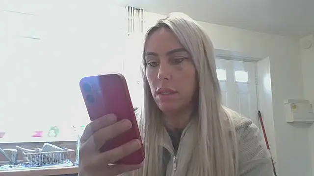 Snapshot of poppyinga1 chatting on April 28, 2026, 9:14 am poppyinga1 online show from April 28, 2026, 9:14 am
