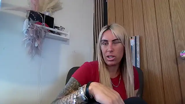 poppyinga1 online show from March 11, 2026, 9:03 am