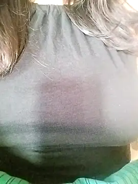 Snapshot of Ponds_beauty chatting on November 5, 2025, 5:10 am Ponds beauty online show from November 5, 2025, 5:10 am