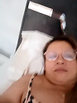 Snapshot of Asuna_yuuky chatting on November 24, 2025, 11:32 am Asuna yuuky online show from November 24, 2025, 11:32 am