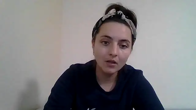 Snapshot of DInaraXRose chatting on September 17, 2025, 6:10 pm DInaraXRose online show from September 17, 2025, 6:10 pm