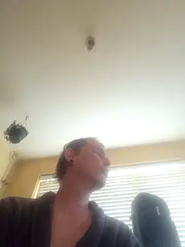 piercingpik online show from April 19, 2026, 4:41 pm