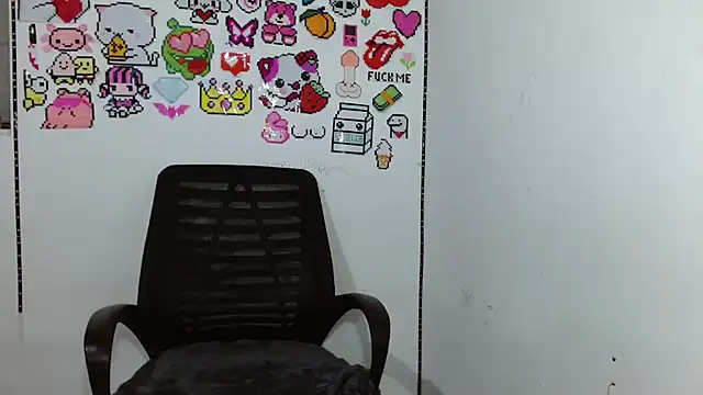 Luciasmith 74829 online show from October 6, 2025, 2:24 am