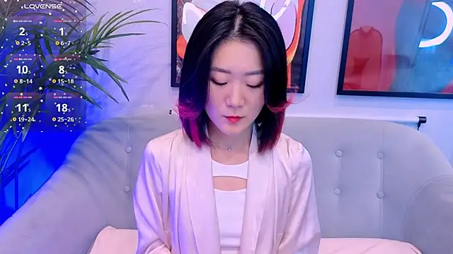 AikoYamada online show from September 28, 2025, 7:04 am