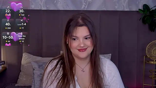 EmilyHyde online show from November 16, 2025, 8:24 pm