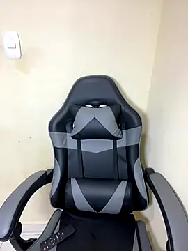 Snapshot of Vliacoooper2 chatting on September 13, 2025, 8:47 am Vliacoooper2 online show from September 13, 2025, 8:47 am