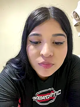 Snapshot of Vliacoooper2 chatting on November 30, 2025, 6:03 am Vliacoooper2 online show from November 30, 2025, 6:03 am