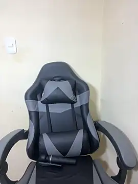 Snapshot of Vliacoooper2 chatting on September 12, 2025, 9:31 am Vliacoooper2 online show from September 12, 2025, 9:31 am