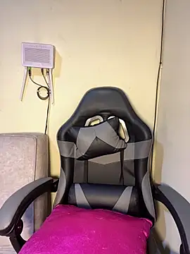 Snapshot of Vliacoooper2 chatting on October 29, 2025, 6:56 am Vliacoooper2 online show from October 29, 2025, 6:56 am