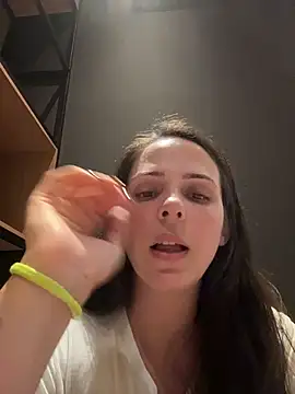 Lady LauraRose online show from February 5, 2026, 2:18 am