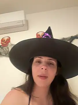 Lady LauraRose online show from November 1, 2025, 1:56 am