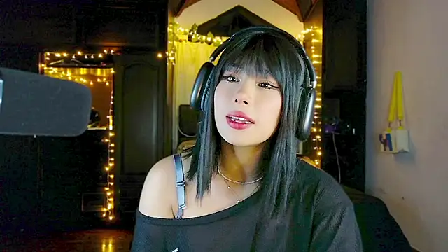 Shisuku Sophi online show from February 12, 2026, 5:29 am