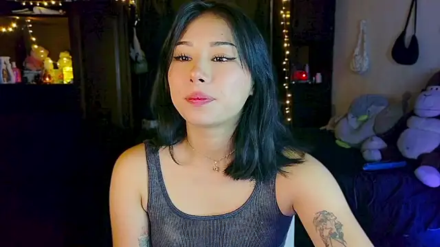 Snapshot of Shisuku_Sophi chatting on May 22, 2026, 4:43 am Shisuku Sophi online show from May 22, 2026, 4:43 am