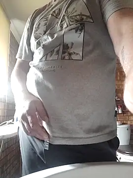 wallacelegend online show from November 4, 2025, 1:48 pm