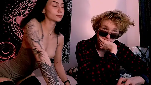 poisondevotion online show from December 18, 2025, 3:49 pm