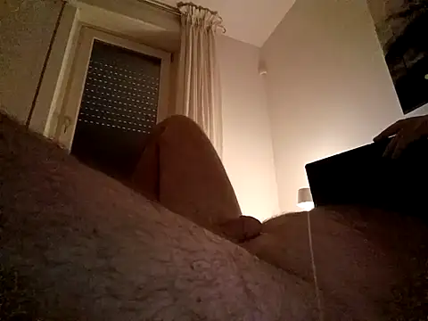 Snapshot of Io125 chatting on May 6, 2026, 6:39 am Io125 online show from May 6, 2026, 6:39 am