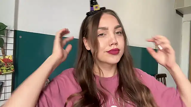 NebulaHaven online show from October 28, 2025, 6:40 pm