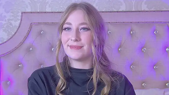 Snapshot of MiaEuphoria_ chatting on September 30, 2025, 10:21 am MiaEuphoria online show from September 30, 2025, 10:21 am