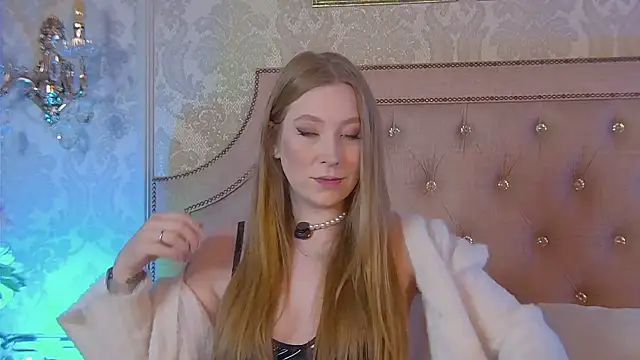 Snapshot of MiaEuphoria_ chatting on November 18, 2025, 3:54 am MiaEuphoria online show from November 18, 2025, 3:54 am