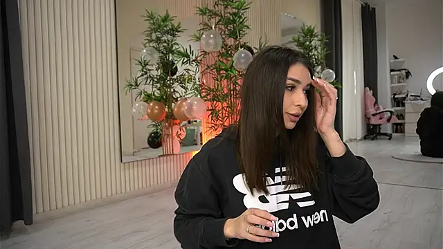 Snapshot of EmmaBlanco chatting on November 21, 2025, 8:30 pm EmmaBlanco online show from November 21, 2025, 8:30 pm